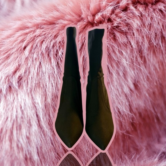 NWT Stuart Weitzman Black Micro Axiom Stretch Knit Ankle
Booties Size 11.5 - Picture 5 of 16